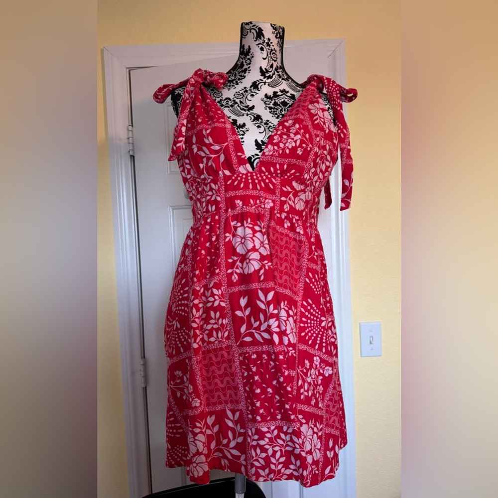 House of Harlow 1960 Red and White Patterned Midi Dress - Picture 3 of 6